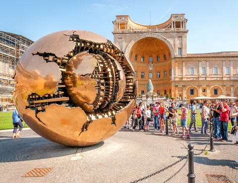 Corridoio affrescato della Galleria delle Carte Geografiche verso la Cappella Sistina