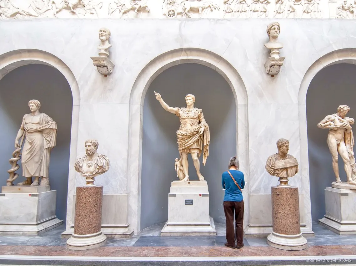Galeria de escultura antiga incluída nos bilhetes de entrada da Capela Sistina