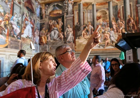 Salas de Rafael visitadas durante a visita noturna aos Museus Vaticanos