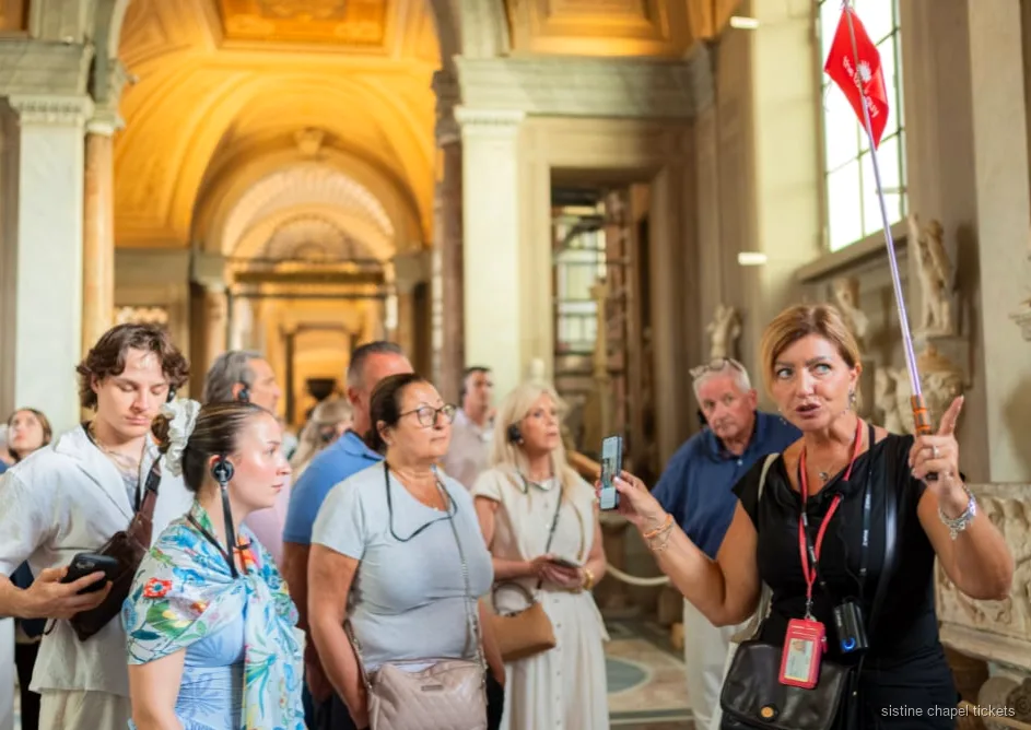 Akşam rehberli Sistine Şapeli turunda Haritalar Galerisi koridoru