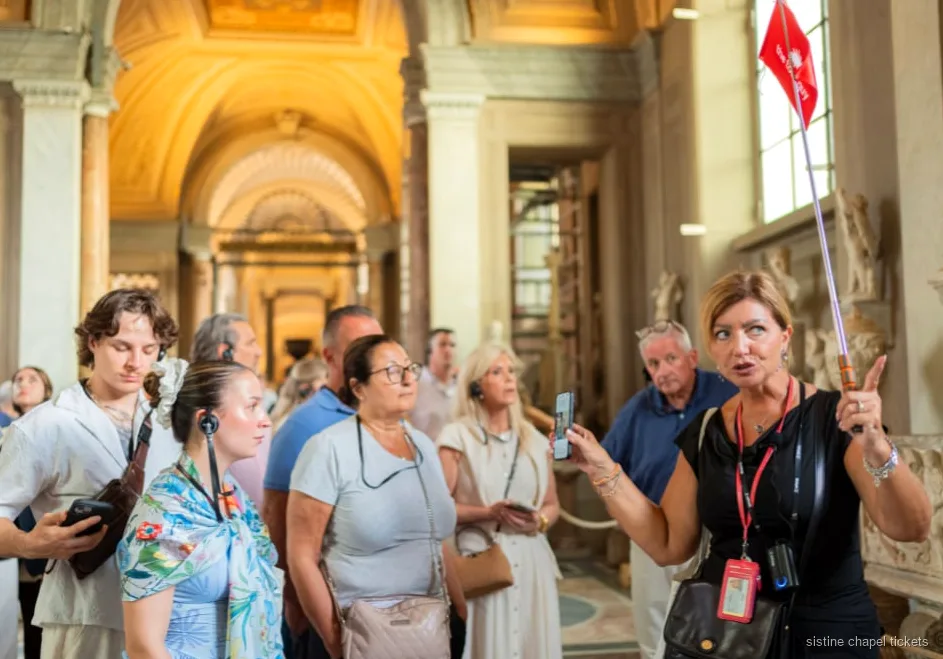 Corridoio della Galleria delle Carte Geografiche sul tour serale per la Cappella Sistina